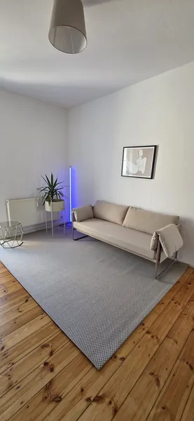 Sonnige 2-Zimmer möbliert Wohnung mit Balkon Nähe T-Feld — photo 1